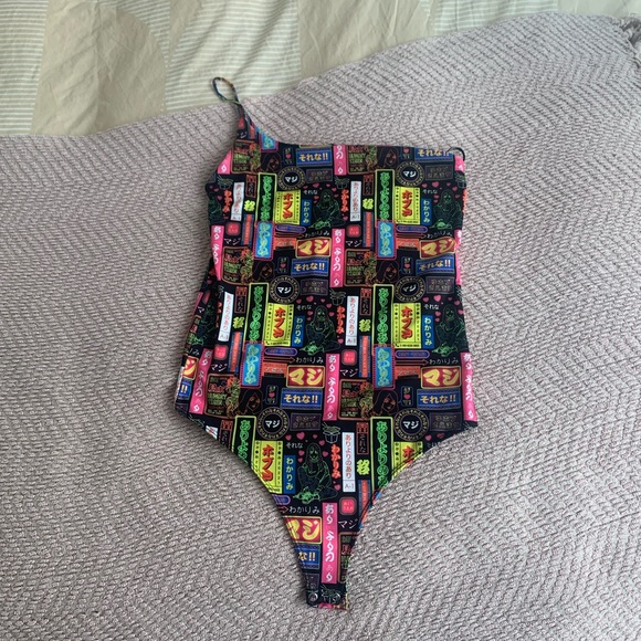 NOT FOR SALE || BERSHKA Harajuku Print Asymmetric Bodysuit - Picture 4 of 5